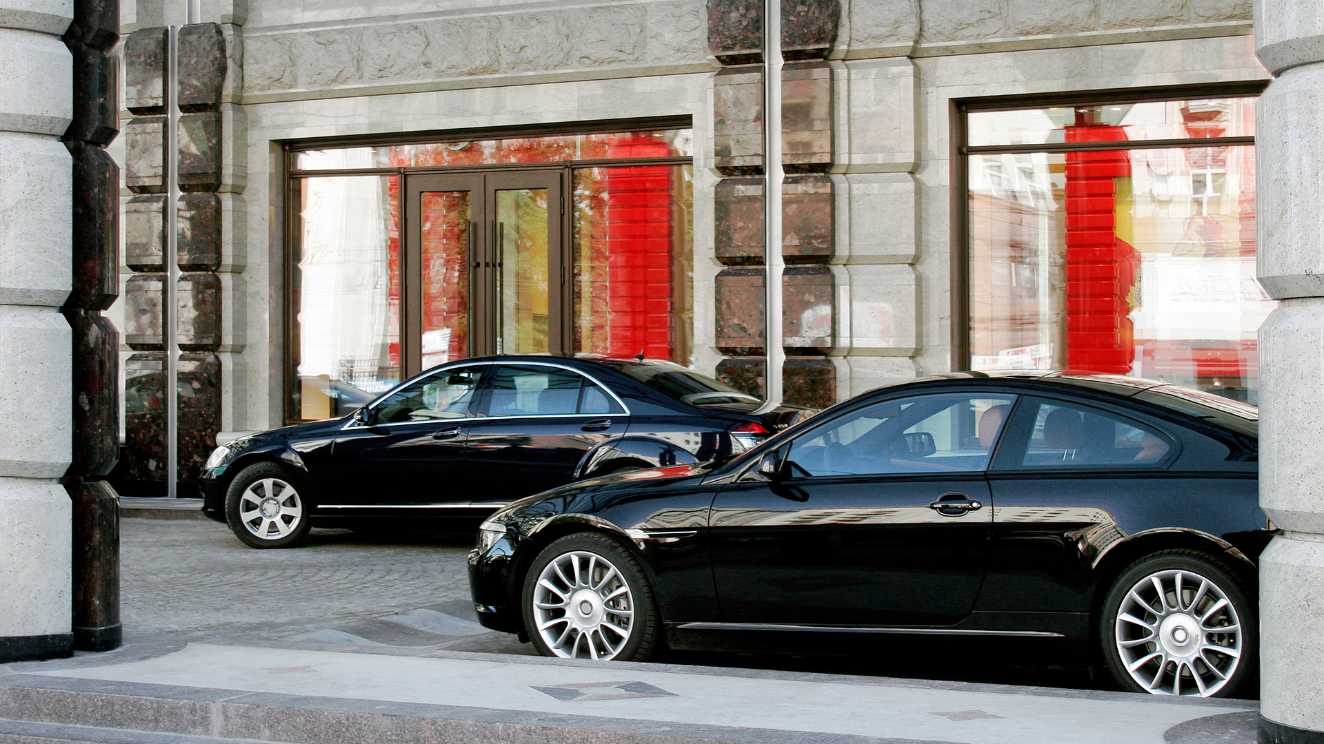 Airport Pick-up Limousine Service (black limo)